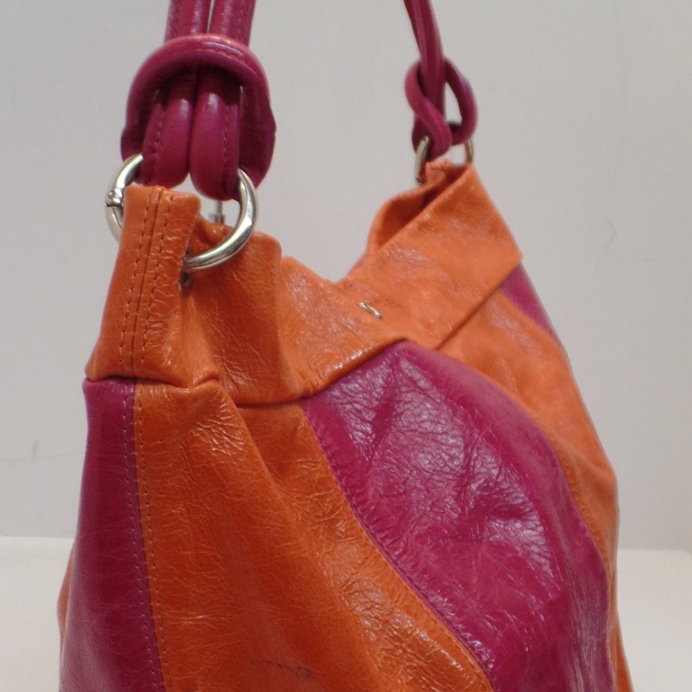 MAURIZIO TAIUTI Made in Italy Bright Pink & Orange Patent Leather Bucket Bag - Picture 3 of 16